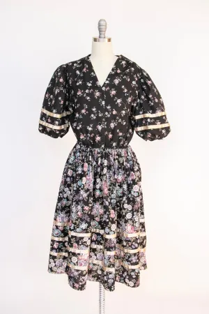 1970s Shirtwaist Dress Dark Floral Cotton Full Skirt L / XL