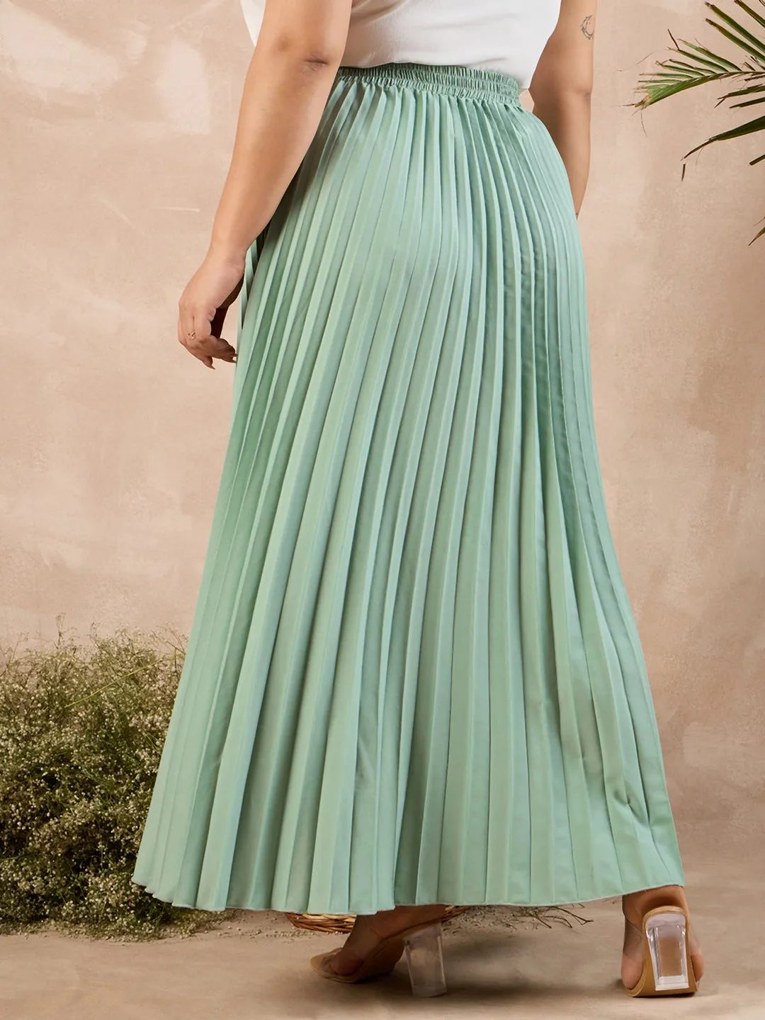 Berrylush Curve Women Solid Green High-Rise Elastic Waist Slip-On Pleated A-Line Maxi Skirt