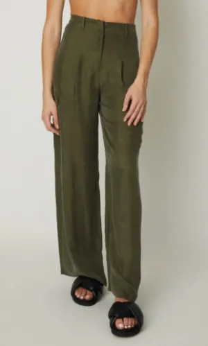 JS71 Tia Pants in Army Green