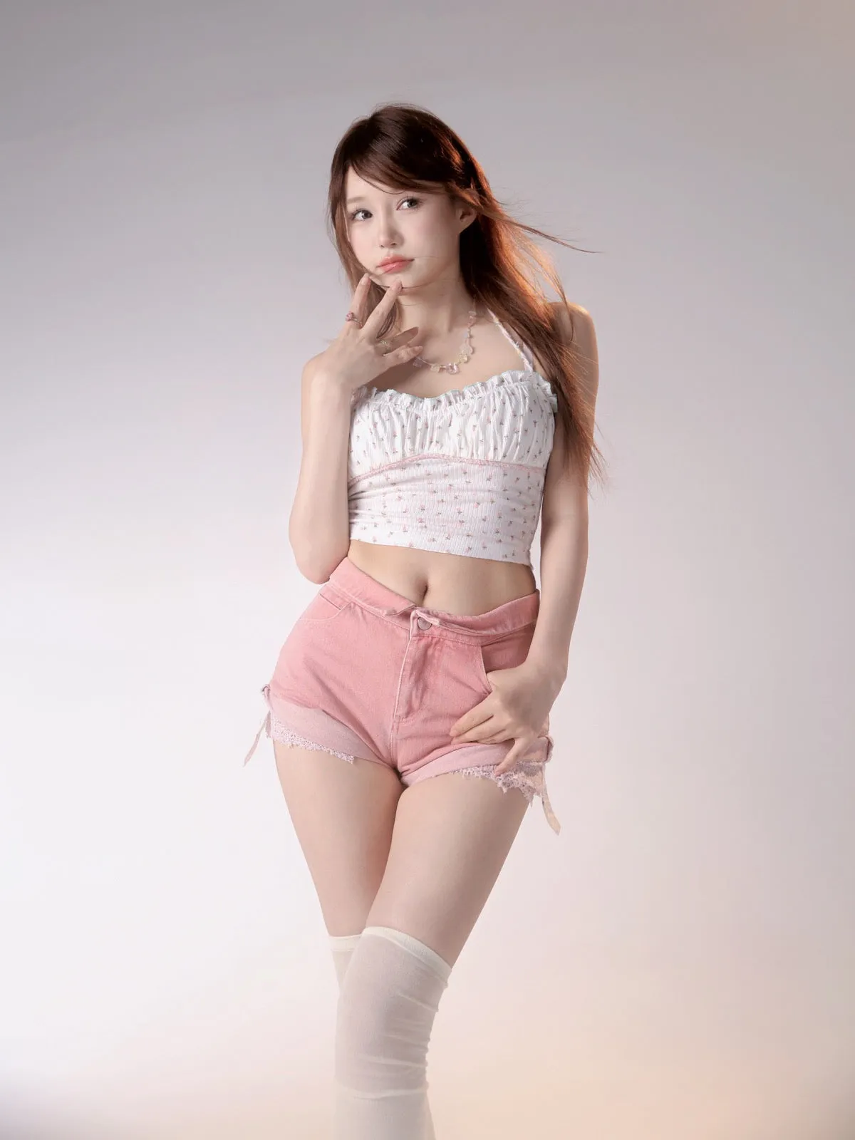 [Rose Island]Enchanting Mini Rose Beaded Halter Crop Top